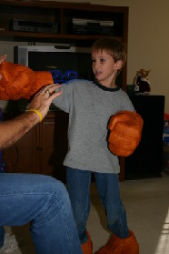 2005-12-25-Christmas-17-Grammys-Chance-Travis-THING-fighting.JPG
