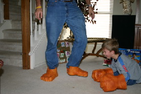2005-12-25-Christmas-23-Grammys-Chance-Travis-THING-fighting.JPG