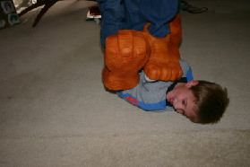 2005-12-25-Christmas-32-Grammys-Chance-Travis-THING-fighting.JPG