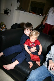 2005-12-25-Christmas-52-Joshs-house-Dax-Ian.JPG