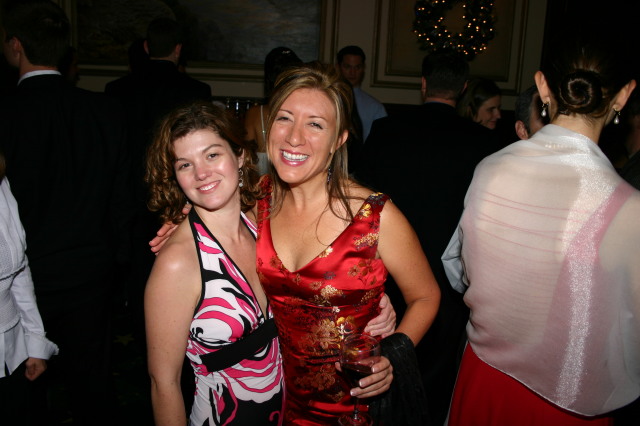 2005-12-02-Motive-Xmas-Party-19-Heather-Kathy.JPG