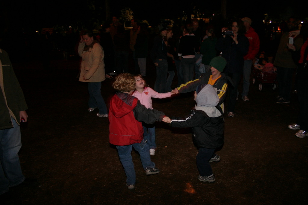 2005/12(December)/Trail-of-Lights/1024x768_2005-12-22-Trail-of-Lights-04.JPG