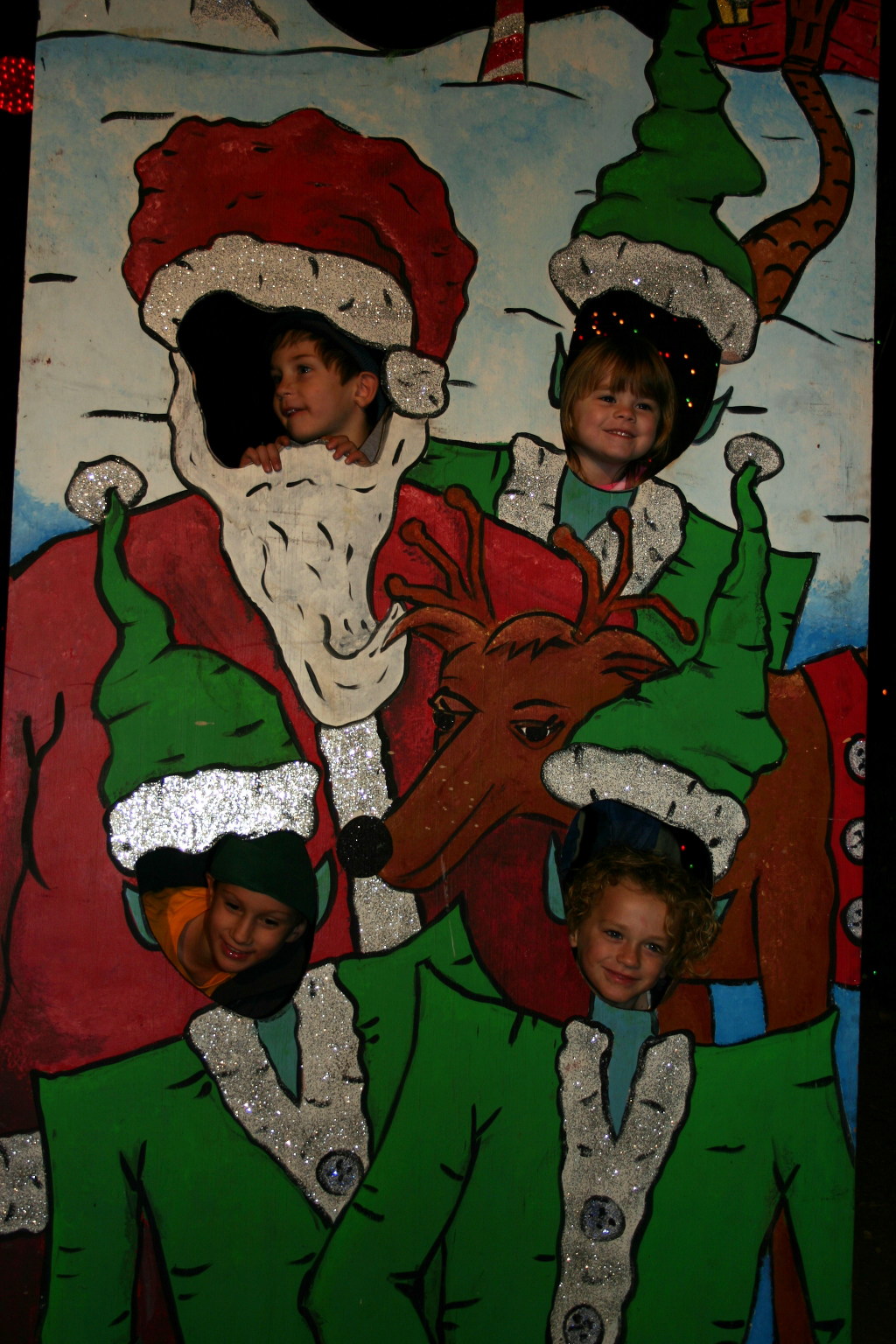 2005/12(December)/Trail-of-Lights/1024x768_2005-12-22-Trail-of-Lights-51.JPG
