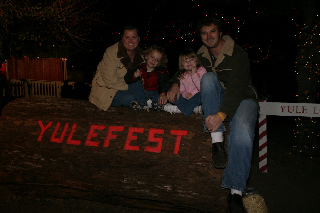 2005/12(December)/Trail-of-Lights/1024x768_2005-12-22-Trail-of-Lights-61.JPG