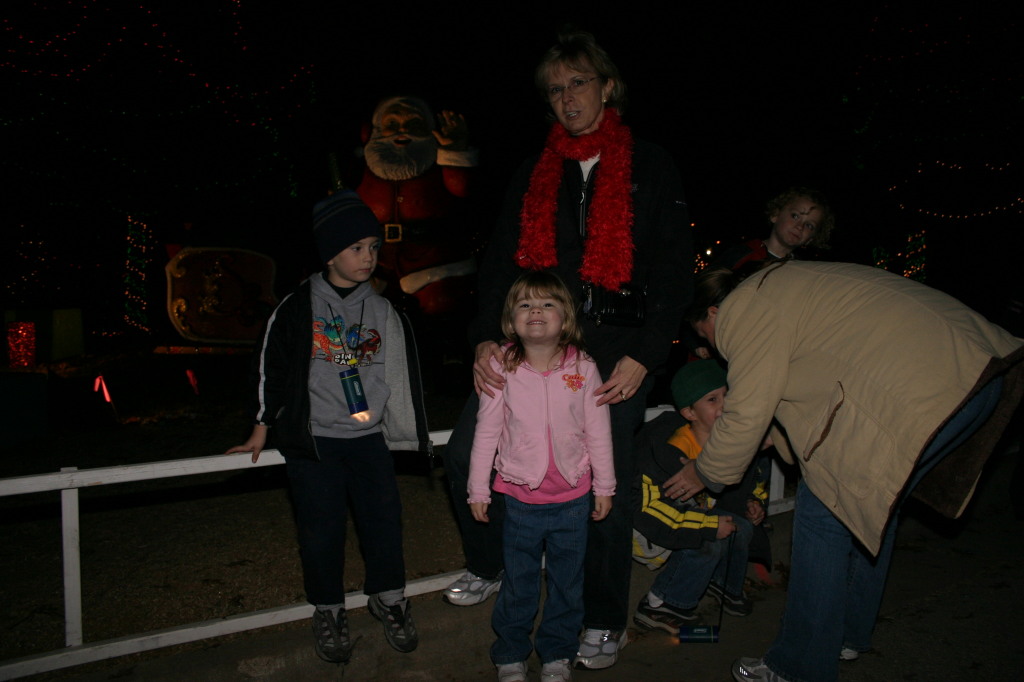 2005/12(December)/Trail-of-Lights/1024x768_2005-12-22-Trail-of-Lights-64.JPG