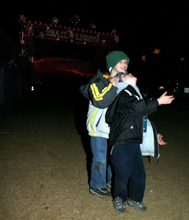 2005-12-22-Trail-of-Lights-12.JPG