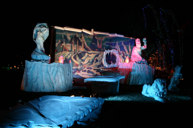 2005-12-22-Trail-of-Lights-33.JPG