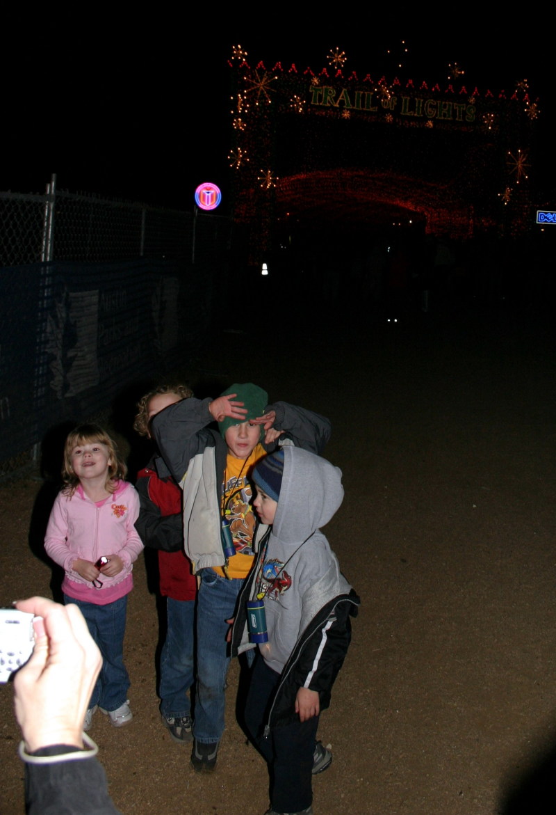 2005-12-22-Trail-of-Lights-11.JPG