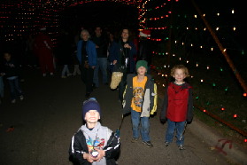 2005-12-22-Trail-of-Lights-29.JPG