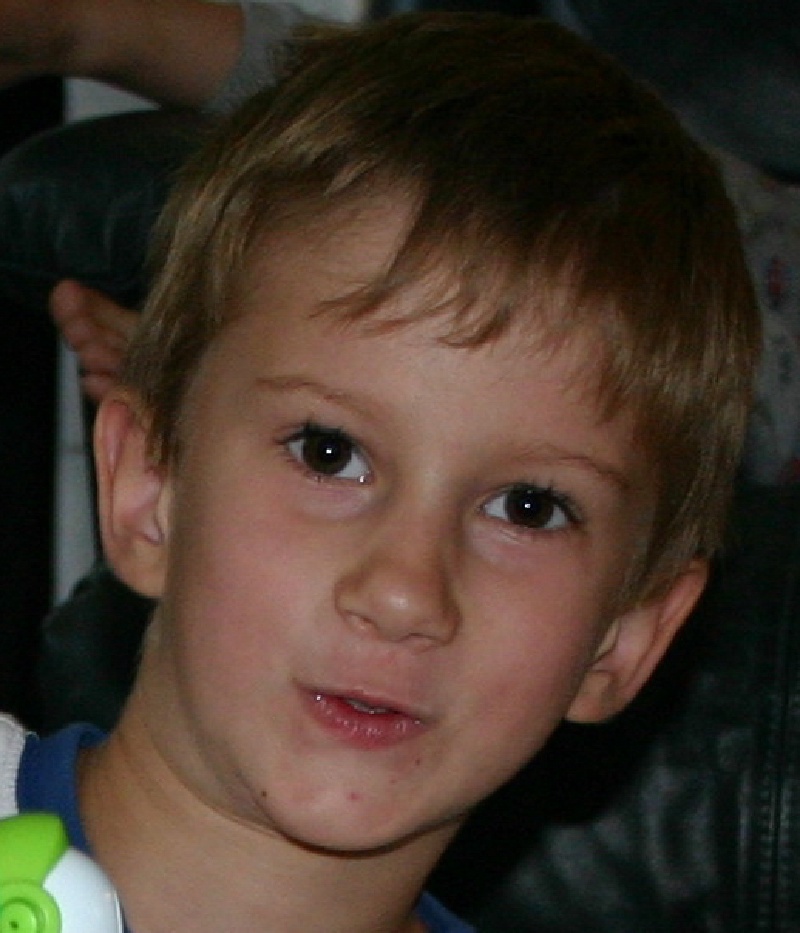 2005/Chance/800x600_2005-05-14-toy-cleanup-5-Chance.JPG