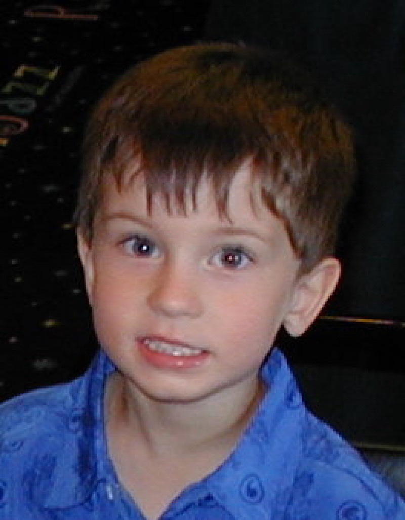 2005/Dax/800x600_2005-05-01-Dax-4th-Bday-33-Radijazz-cake.JPG