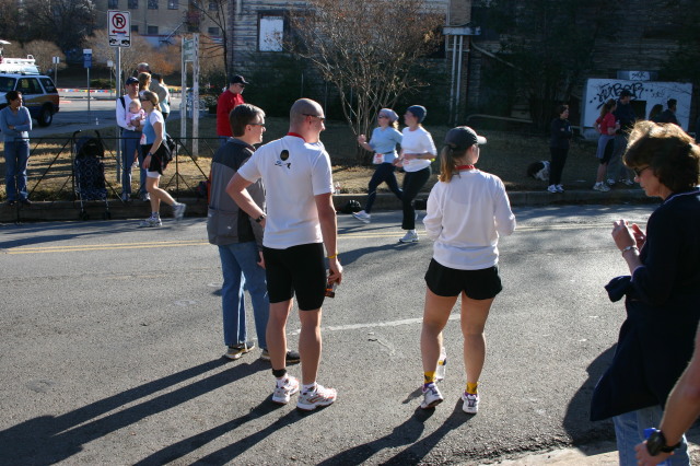 2006/01(January)/3M-half-marathon/640x480_2006-01-29-3M-half-marathon-23-Suzi.JPG