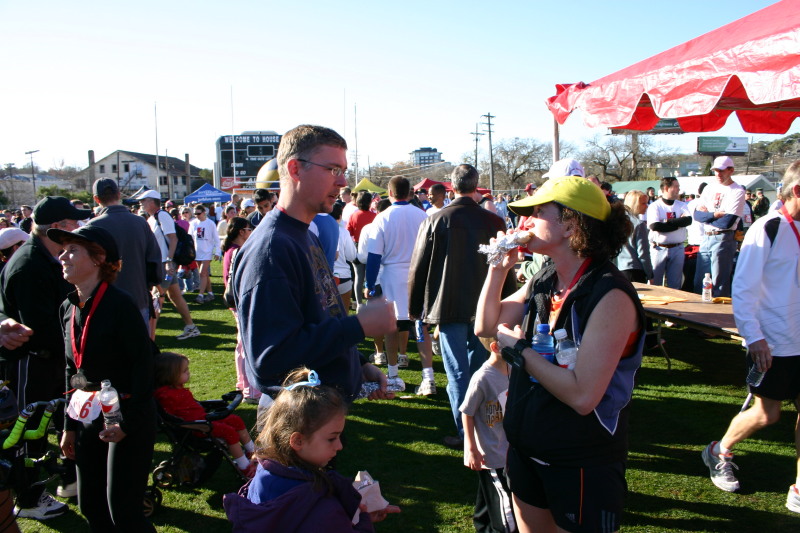 2006/01(January)/3M-half-marathon/800x600_2006-01-29-3M-half-marathon-22-Suzi-Steve.JPG