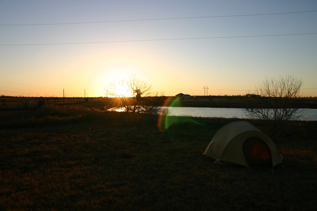2006-01-08-Camping-Pflugerville-Land-09-lake-sunrise.JPG