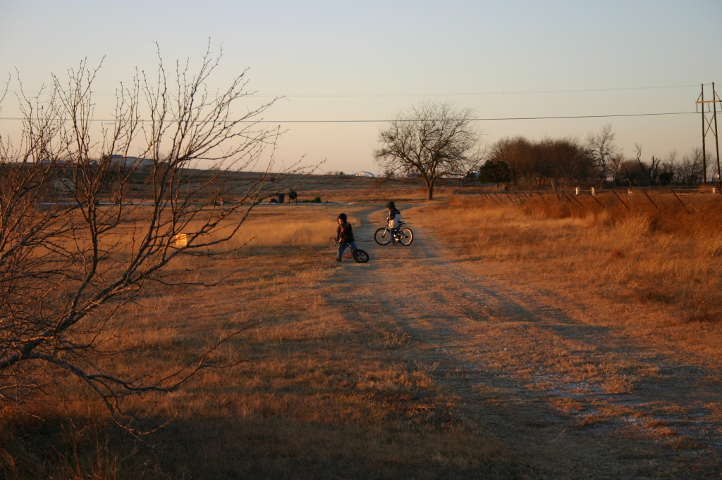 2006/01(January)/Camping-Pflugerville-Land/1024x768_2006-01-08-Camping-Pflugerville-Land-10-Dax-Chance.JPG