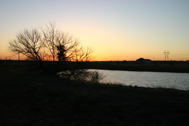 2006-01-08-Camping-Pflugerville-Land-08-lake-sunrise.JPG