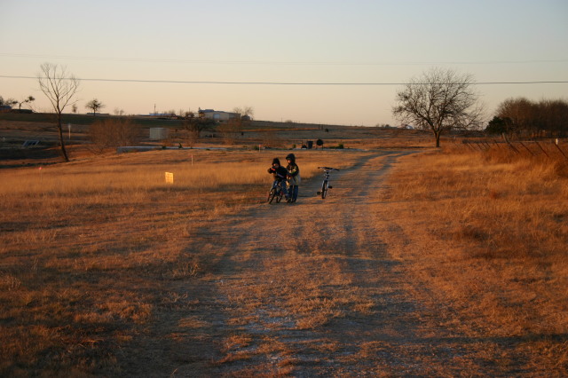 2006/01(January)/Camping-Pflugerville-Land/640x480_2006-01-08-Camping-Pflugerville-Land-17-Dax-Chance.JPG