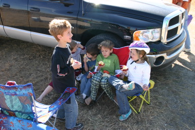 2006-01-08-Camping-Pflugerville-Land-23-Chance-Case-Dax-Jack-Brittney.JPG