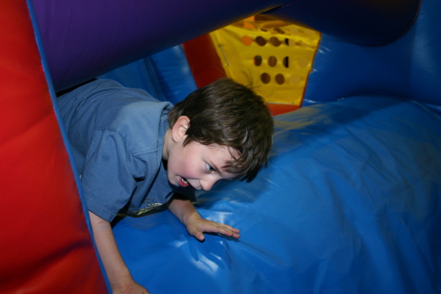 2006/01(January)/Zeyda-Bday/640x480_2006-01-07-Zedya-bday-16-Dax.JPG