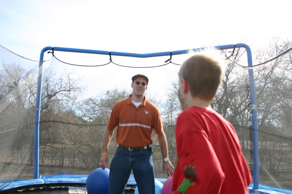 2006/02(February)/Colton-Bday/1024x768_2006-02-04-Colton-bday-108-Travis-Chance.JPG