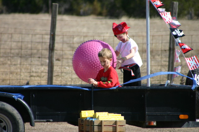 2006/02(February)/Colton-Bday/640x480_2006-02-04-Colton-bday-016-Chance.JPG