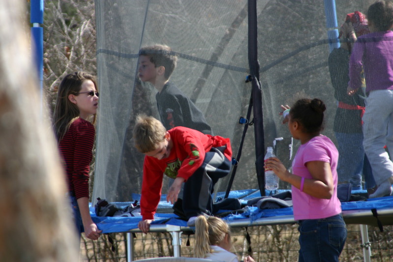 2006/02(February)/Colton-Bday/800x600_2006-02-04-Colton-bday-073-Chance-Dax-Briana.JPG