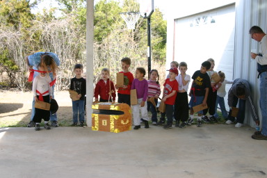 2006-02-04-Colton-bday-088-pinata.JPG