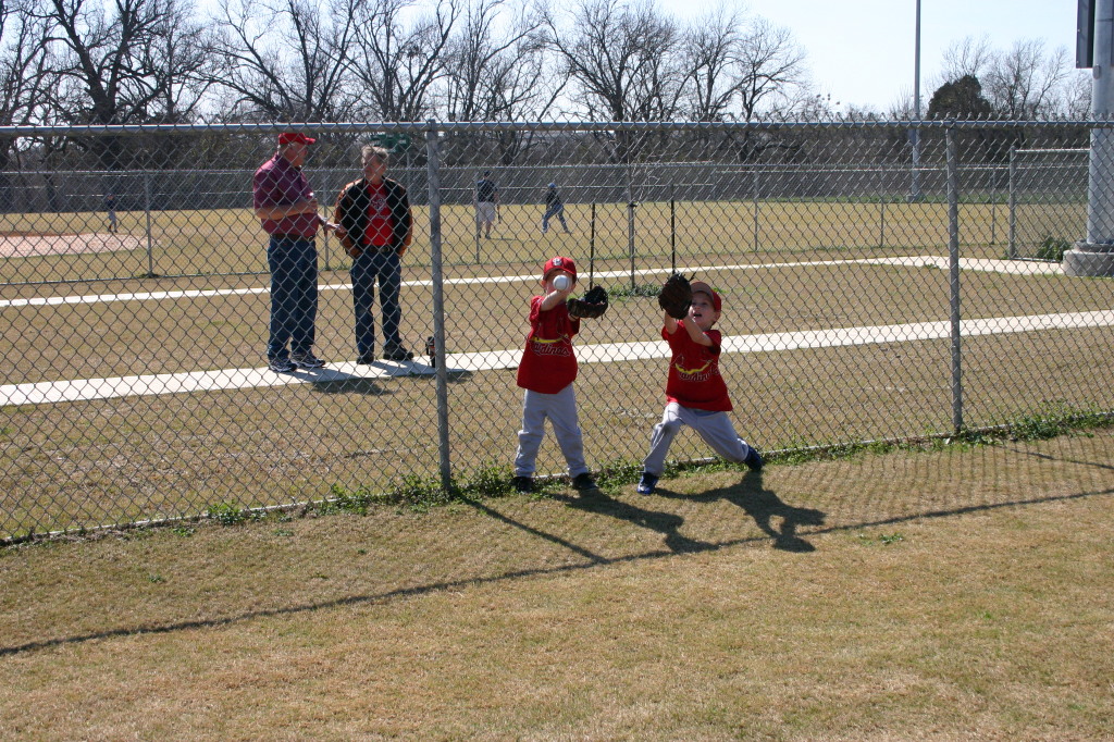 2006/02(February)/First-Cardinals-Tball-game/1024x768_2006-02-26-Tball-19-First-game-Cardinals-Dax-Chance.JPG