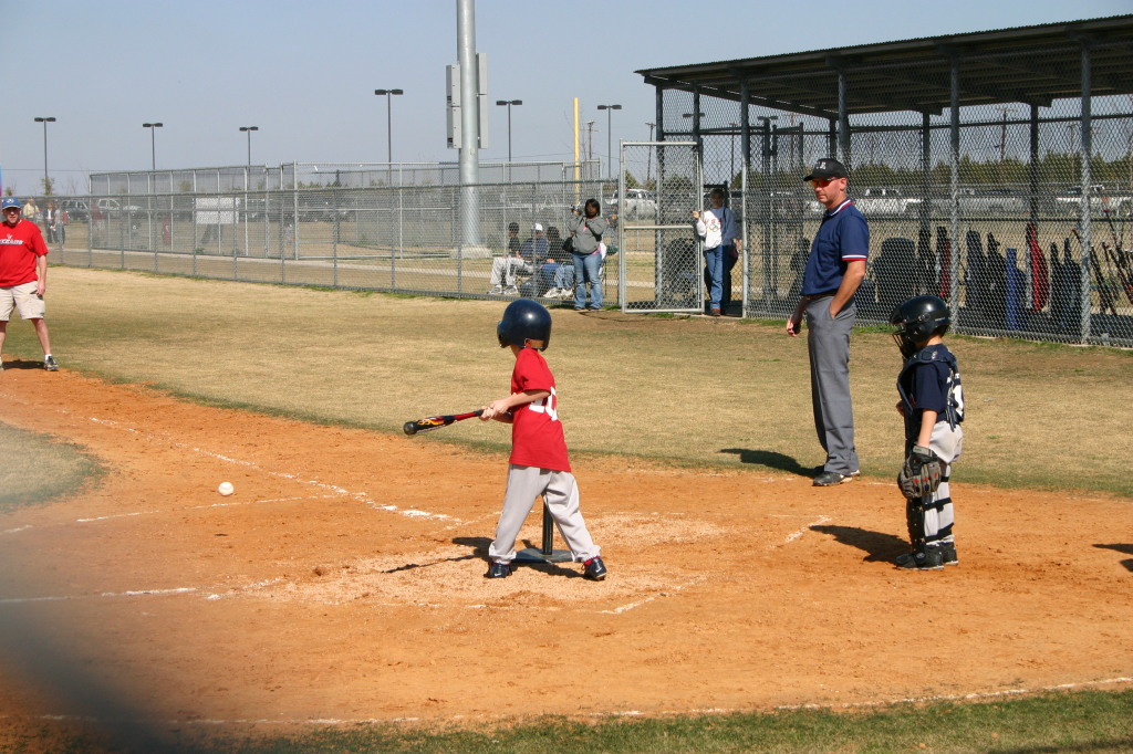 2006/02(February)/First-Cardinals-Tball-game/1024x768_2006-02-26-Tball-39-First-game-Cardinals-Chance-batting.JPG
