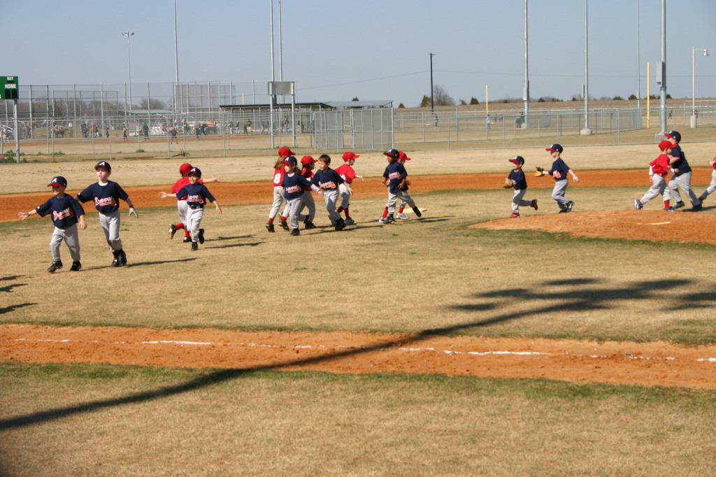 2006/02(February)/First-Cardinals-Tball-game/1024x768_2006-02-26-Tball-49-First-game-Cardinals.JPG