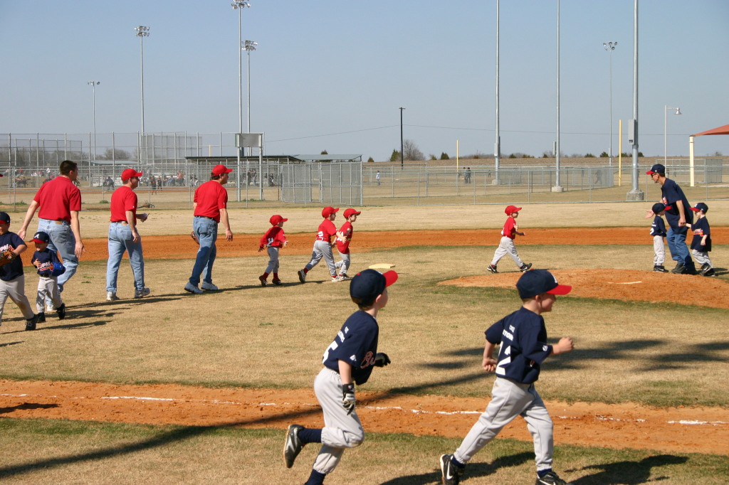 2006/02(February)/First-Cardinals-Tball-game/1024x768_2006-02-26-Tball-53-First-game-Cardinals.JPG