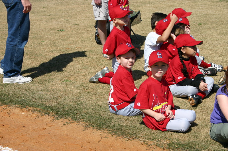 2006/02(February)/First-Cardinals-Tball-game/800x600_2006-02-26-Tball-04-First-game-Cardinals.JPG