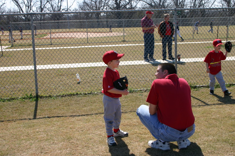 2006/02(February)/First-Cardinals-Tball-game/800x600_2006-02-26-Tball-17-First-game-Cardinals-Case-Matt.JPG