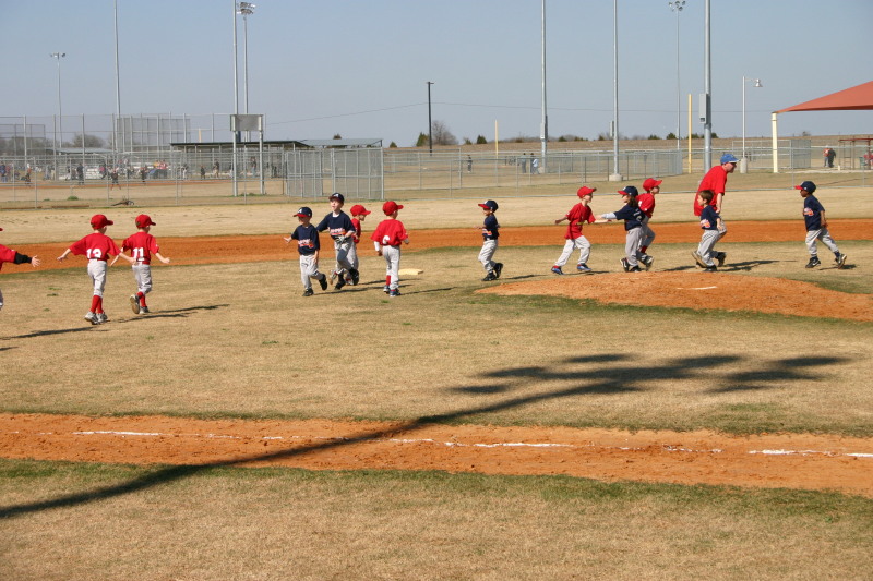 2006/02(February)/First-Cardinals-Tball-game/800x600_2006-02-26-Tball-46-First-game-Cardinals.JPG
