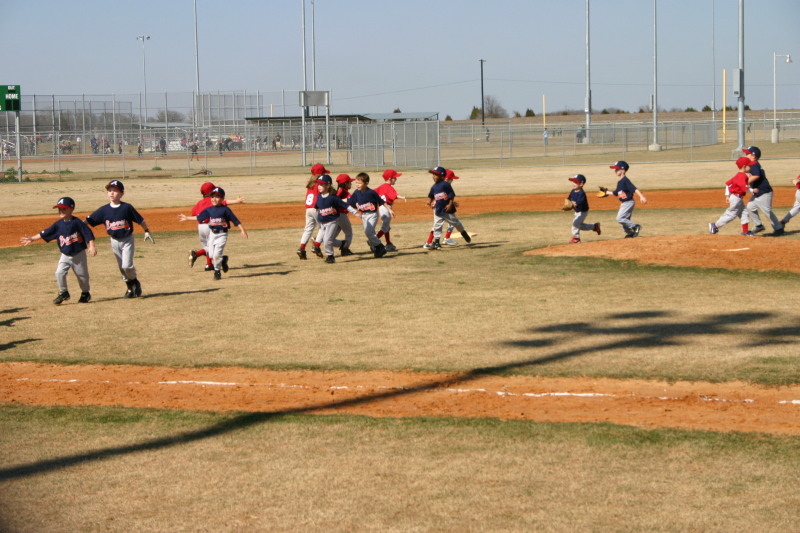 2006/02(February)/First-Cardinals-Tball-game/800x600_2006-02-26-Tball-49-First-game-Cardinals.JPG