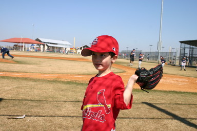 2006-02-26-Tball-10-First-game-Dax.JPG