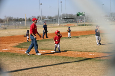 2006-02-26-Tball-36-First-game-Cardinals-Travis-Dax-on-3rd.JPG