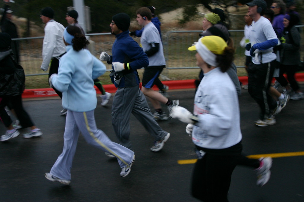 2006/02(February)/FreeScale-Marathon/1024x768_2006-02-19-Marathon-13-Suzi-Andrea-start.JPG