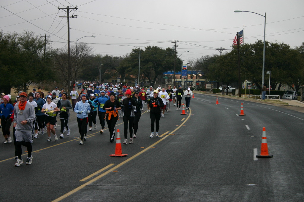 2006/02(February)/FreeScale-Marathon/1024x768_2006-02-19-Marathon-19-Suzi-Andrea-Rudys.JPG