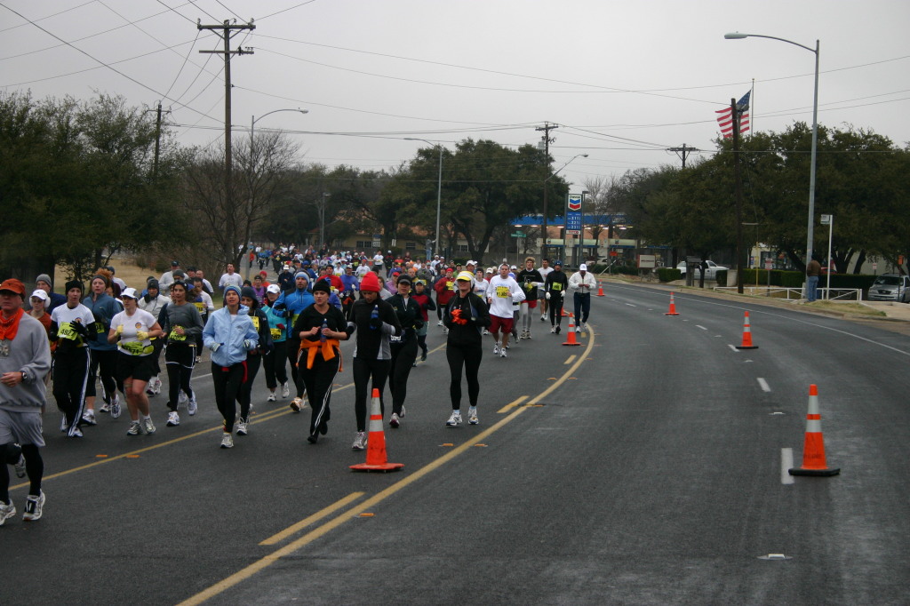 2006/02(February)/FreeScale-Marathon/1024x768_2006-02-19-Marathon-20-Suzi-Andrea-Rudys.JPG
