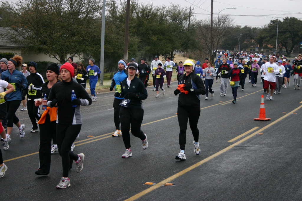 2006/02(February)/FreeScale-Marathon/1024x768_2006-02-19-Marathon-23-Suzi-Andrea-Rudys.JPG