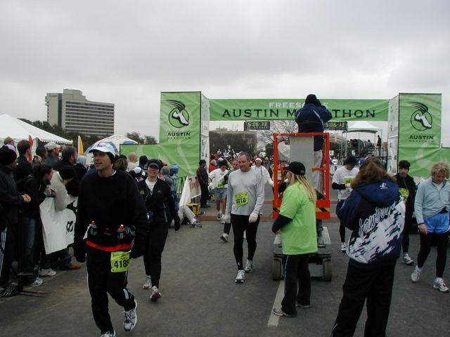 2006/02(February)/FreeScale-Marathon/640x480_2006-02-19-Marathon-54-Andrea-finish.JPG
