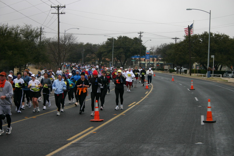 2006/02(February)/FreeScale-Marathon/800x600_2006-02-19-Marathon-20-Suzi-Andrea-Rudys.JPG