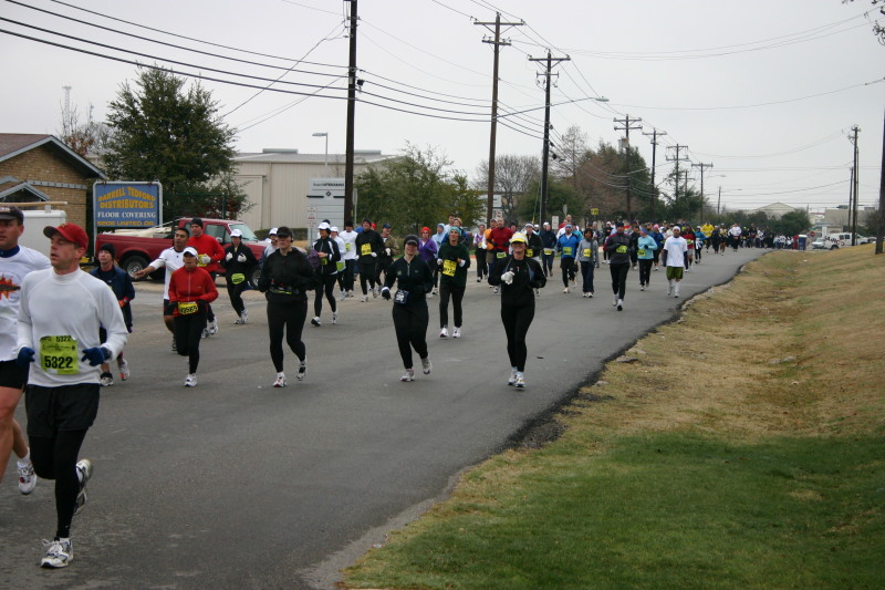 2006/02(February)/FreeScale-Marathon/800x600_2006-02-19-Marathon-28-Suzi-Andrea-Industrial.JPG