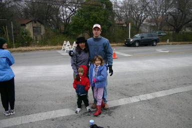 2006-02-19-Marathon-47-Ben-Kavita-Kalyani-Sachin.JPG