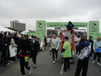 2006-02-19-Marathon-54-Andrea-finish.JPG