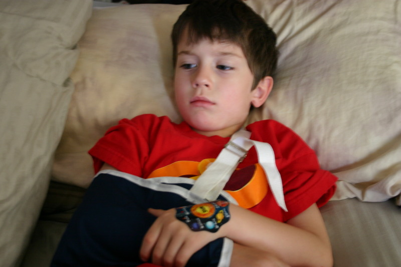 2006/03(March)/Dax-broken-arm/800x600_2006-03-29-Dax-broken-arm-9.JPG