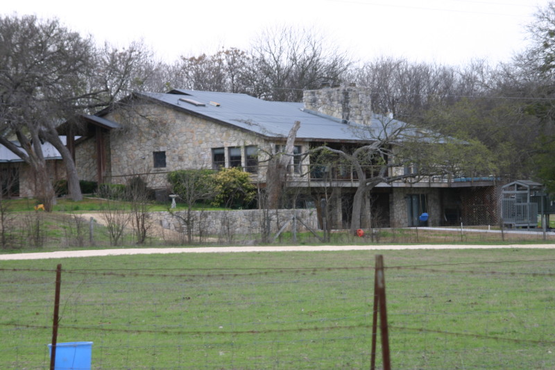 2006/03(March)/House-Hunting/800x600_2006-02-05-5157-House-Hunting.JPG