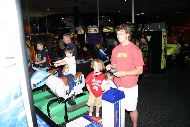 2006/03(March)/Misc/640x480_2006-03-19-Main-Event-10-Dax-Vale-Kyla-Justin.JPG
