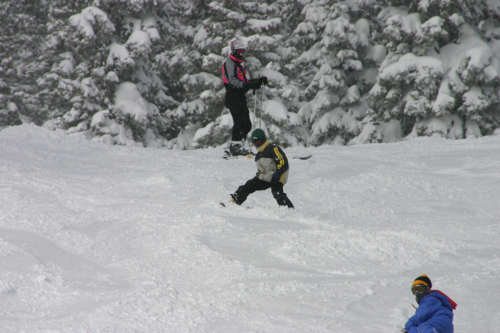 2006/03(March)/Skiing-WolfCreek/1024x768_2006-03-13-Skiing-WolfCreek-19-Brittney-Chance-Ren.JPG